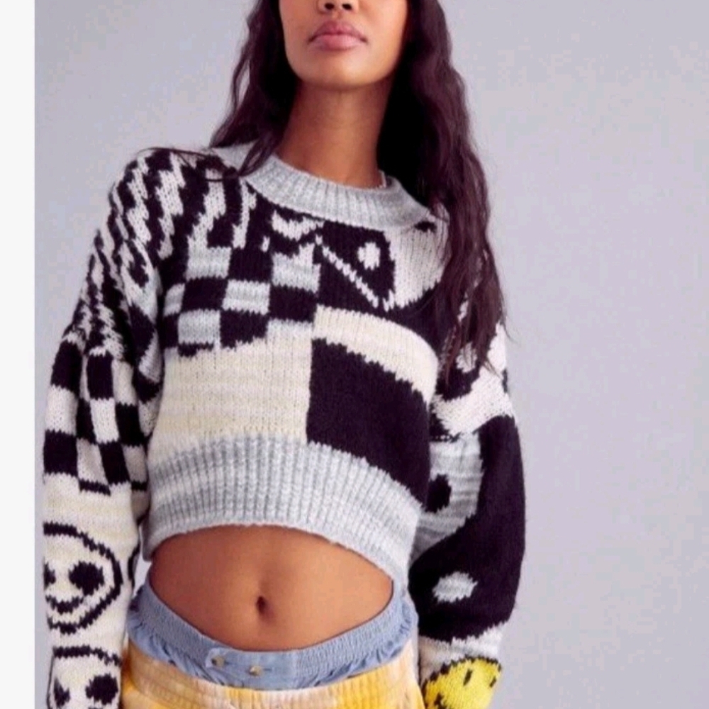 UO Urban Outfitters Lennon Jacquard Cropped Black and White Patterned Sweater L - Picture 2 of 11